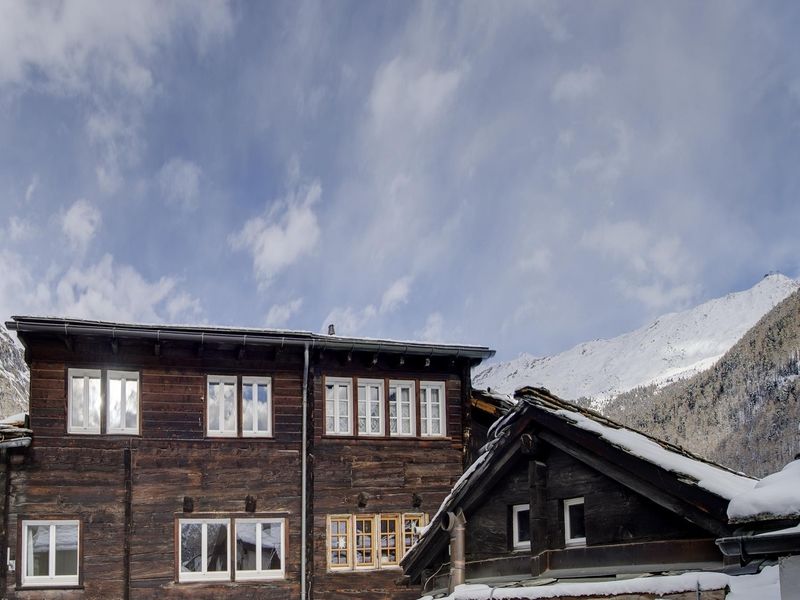 Haus Kirchplatz 4 Apartment Zermatt Bagian luar foto